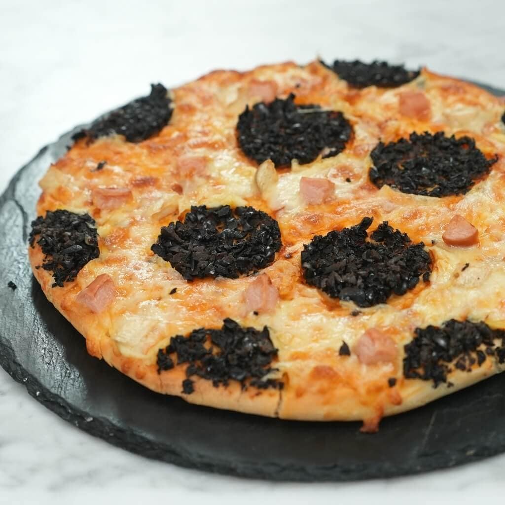 พิซซ่าหน้าฟุตบอล